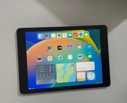 Apple iPad 5, gen 5, 32 GB iOS 16.7.16, funkar bra , bra skick