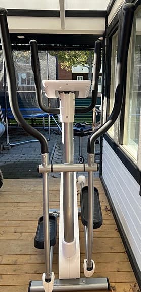 Casall Crosstrainer vit med display