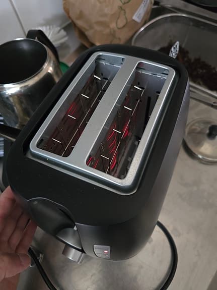 toaster mycket bra skick fungerar perfekt