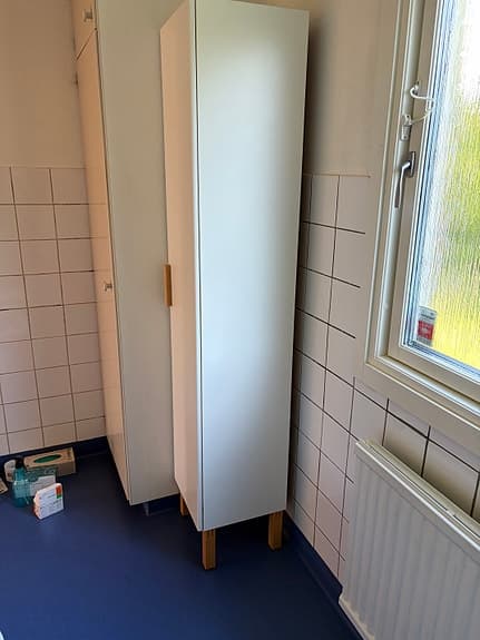 Praktiskt o nätt förvaringsskåp
