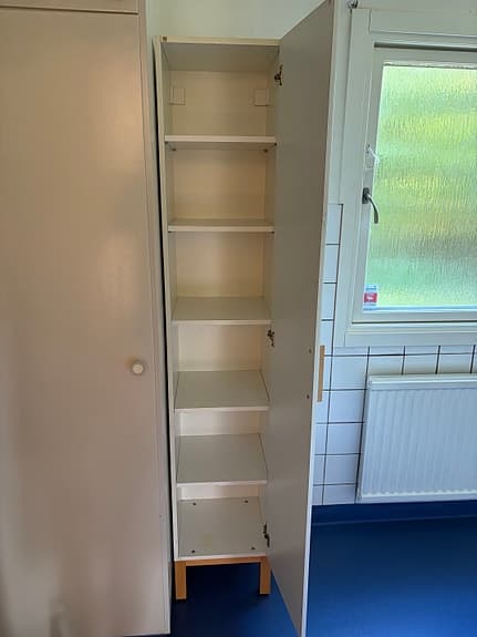 Praktiskt o nätt förvaringsskåp