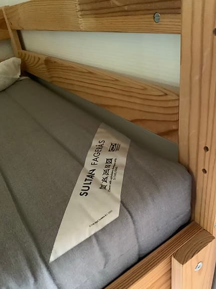IKEA våningssäng med Sultan-madrasser i bra skick