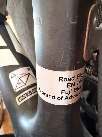 Fuji racer M 54 cm svart