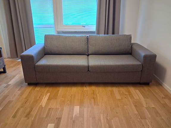 Soffa 3 sits