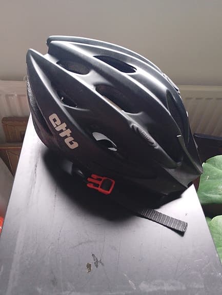 Etto cykelhjälm svart