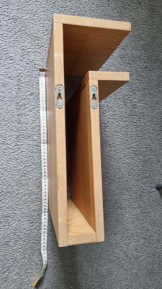 Nattduksbord/vägghylla säng