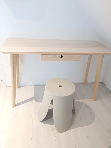 Ikea lisabo skrivbord inkl pall o hunderlägg