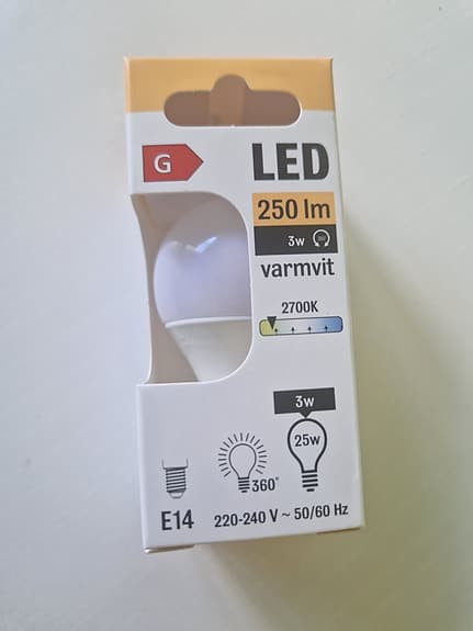 2st bordslampor med 2 st glödlampor. Helt nya!