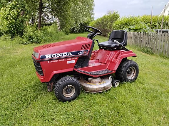 HONDA  HT3813    PROFESSIONELL  ÅKGRÄSKLIPPARE