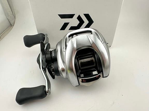 Daiwa SV Boost multirulle 8.5 silver 2021