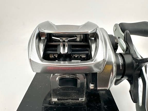 Daiwa SV Boost multirulle 8.5 silver 2021