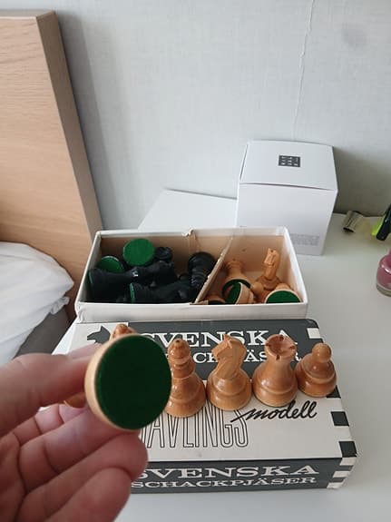 Svenska schackpjäser tävlingsmodell i trä
