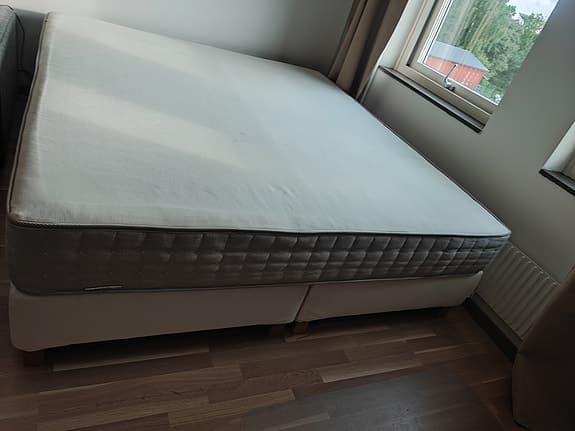 Säng 180 cm