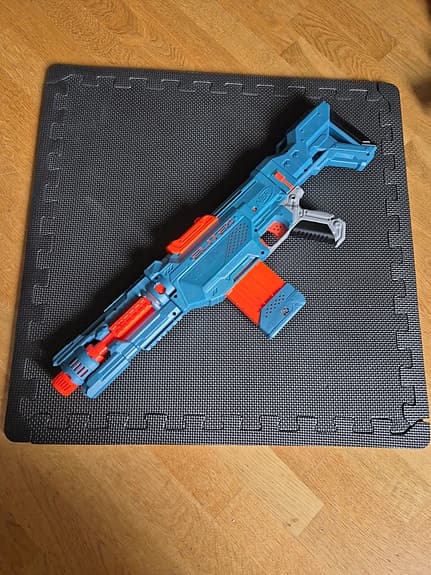 Nerf Elite2.0 Echo i fint skick