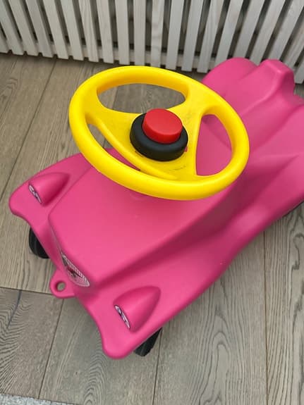Rosa Bobby Car