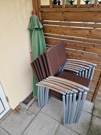 Utebord med stolar & parasol
