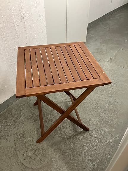 Hopfällbart träbord