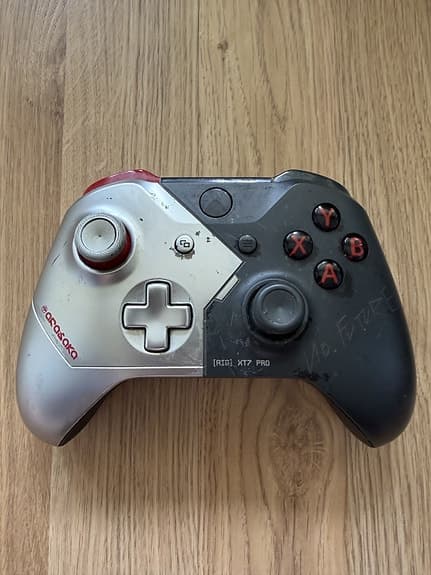 Xbox One X Cyberpunk 2077 Limited Edition konsol