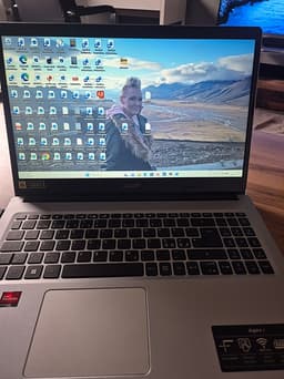 Acer Aspire 3 laptop 15,6" silver med AMD Ryzen 7 och Radeon-grafik