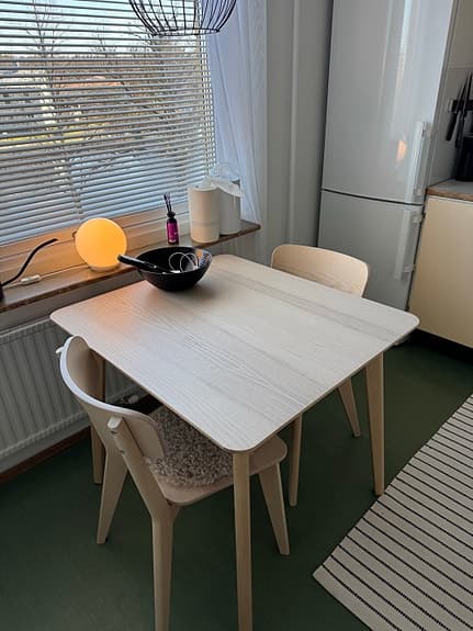 Ikea Lisabo köksbord och 2 stolar