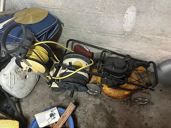 Trädgårdspaket med trimmers, häcksax och gräsklippare