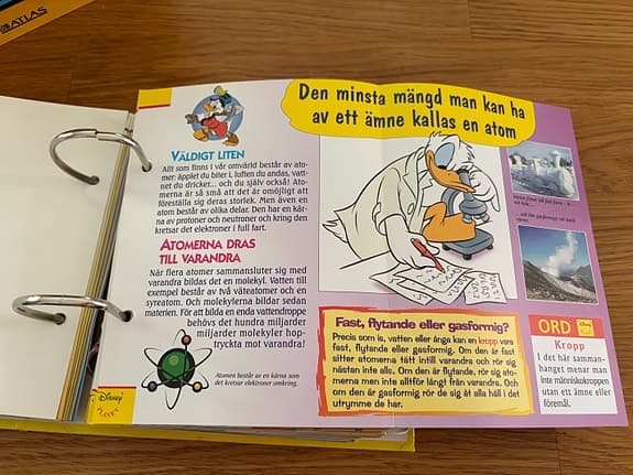 Disney Atlas ringpärmar med faktablad om jord, djur och rymd