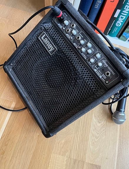 Laney förstärkare med mikrofon