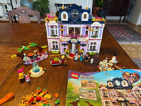 LEGO Friends Heartlake City Grand Hotel