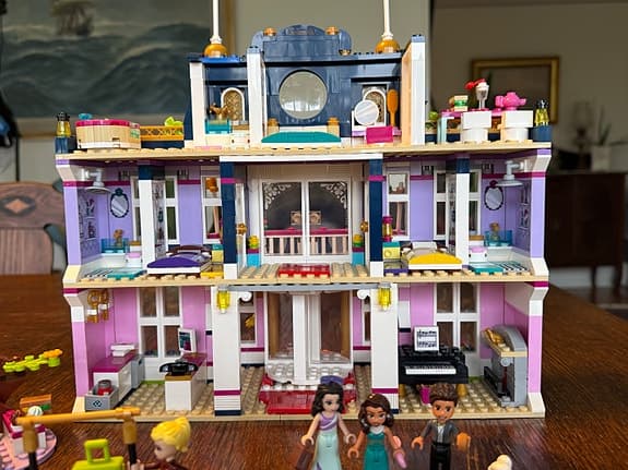 LEGO Friends Heartlake City Grand Hotel
