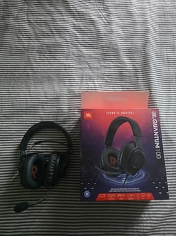 JBL Quantum 100 gamingheadset svart