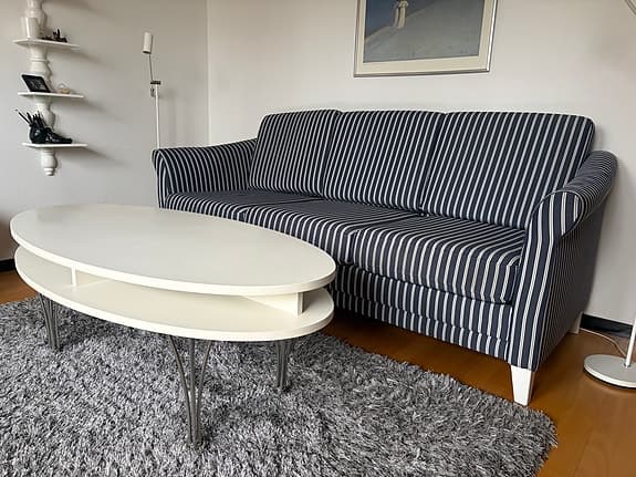 Randig 3-sits soffa i blått och vitt