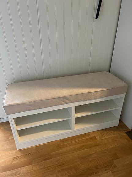 Sittbänk med skoförvaring inklusive dyna!!