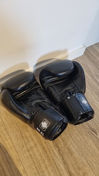 Twins 10 oz boxningshandskar