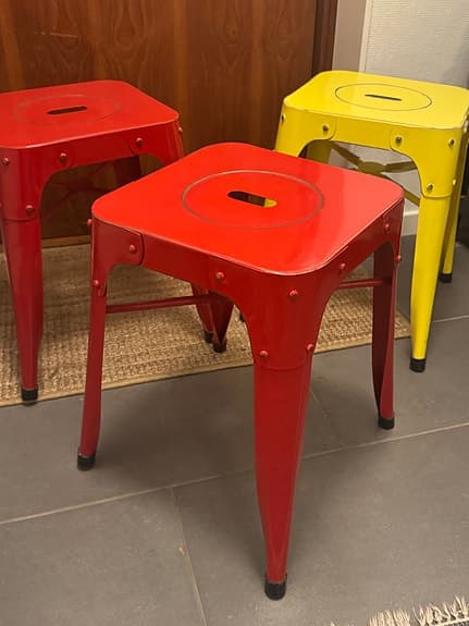 Mio metallpallar röd och gul industriell stil