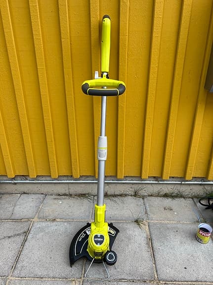 Ryobi  500 W grästrimmer - automatisk trådmatning
