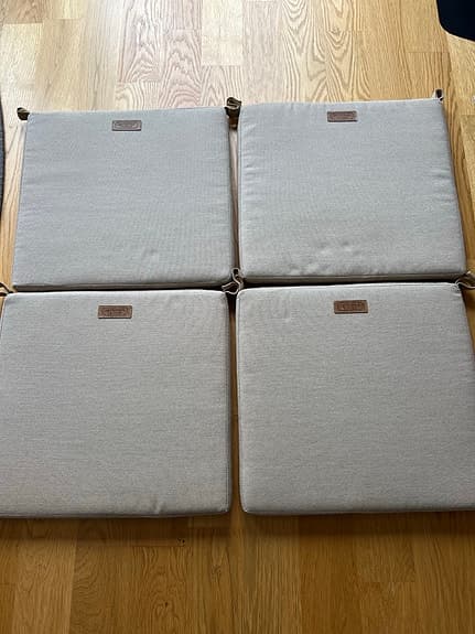 4 beige sittdynor till Grythyttan A2