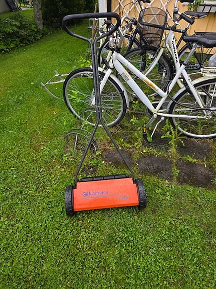 Handjagad cylindergräsklippare orange Husqvarna  novolette 540