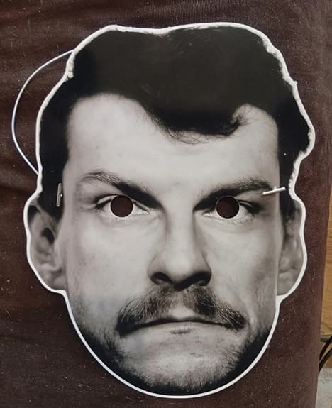 Christer Pettersson mask– pappmask med resårband