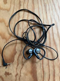 Audio-Technica ATH-E40 in-ear monitorer