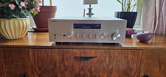 Förstärkare Yamaha MusicCast R-N803D
