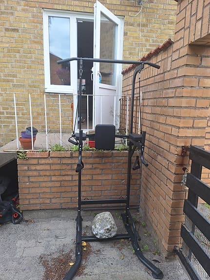 Pullup, dips,armhävningar,motståndsband allt i ett