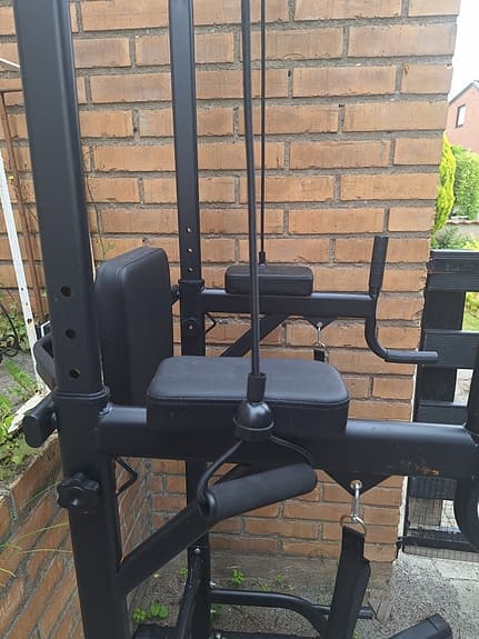 Pullup, dips,armhävningar,motståndsband allt i ett