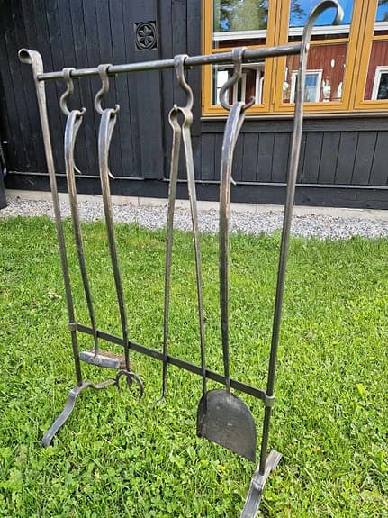 Eldställ från wira bruk.  Stora modellen med 4 krokar.