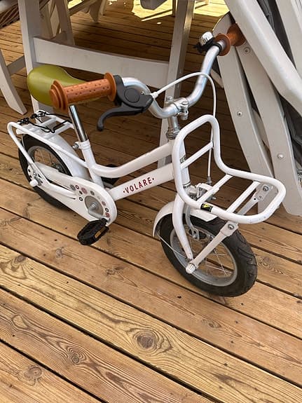 🚲 Volare Liberty barncykel 12 tum med cykelkorg – fint skick