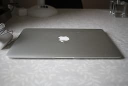 Apple Macbook Air 2017 8GB i fint skick