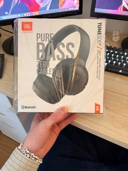 JBL Tune 500BT trådlösa over-ear hörlurar svart