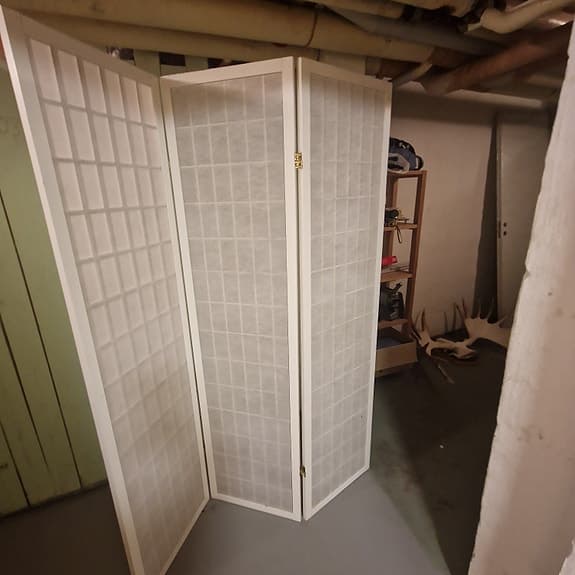 Två skärmväggar / rumsavskiljare