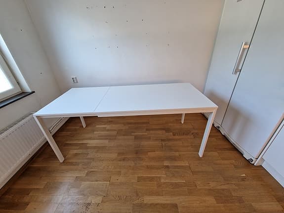 VIHALS, vit, 120/180x74 cm

Utdragbart bord, vit, 120/180x74 cm