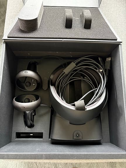 Oculus Rift S VR-headset med handkontroller