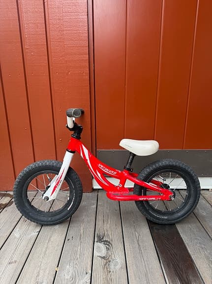 Specialized Hotwalk balanscykel